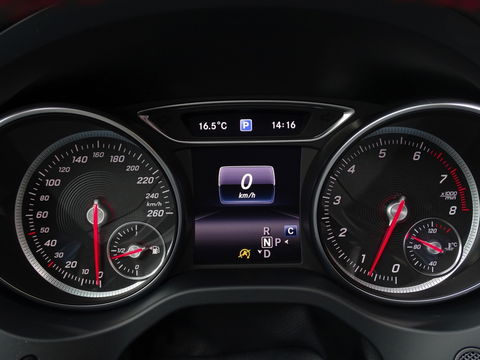 Mercedes-Benz CLA-Klasse Shooting Brake 180 automaat / AMG Ed. 1 / 2019 / LED *NAP*