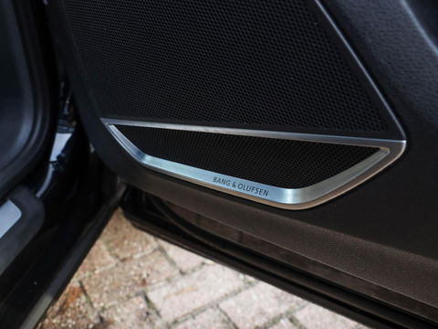 Audi Q3 40 TFSI Quattro S Line Panoramadak B&O Audio Leder Camera Sfeerverlichting