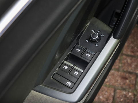 Audi Q3 40 TFSI Quattro S Line Panoramadak B&O Audio Leder Camera Sfeerverlichting