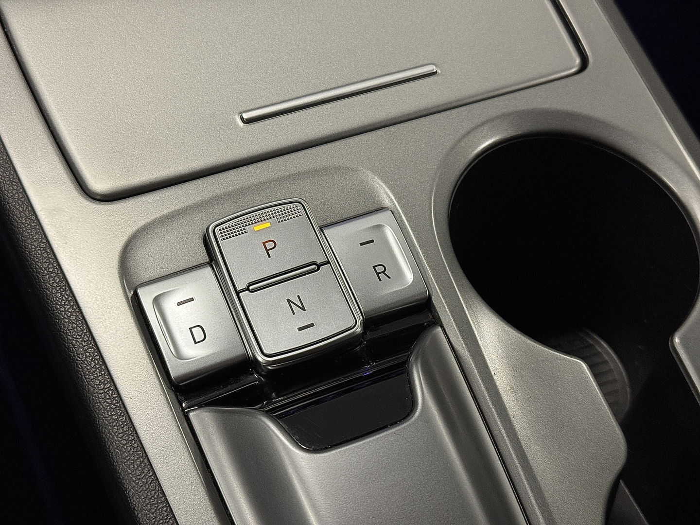 Hyundai KONA EV Comfort Smart 39 kWh | Standkachel | Krell Sound | Camera | Stuurwielverwarming | Stoelverwarming | Lane Assist | Dodehoeksensor | Adaptieve Cruise Control | DAB |