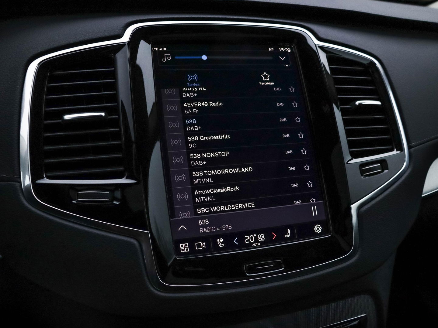 Volvo XC90 T8 Recharge AWD Plus Dark 7p Pano Trekhaak 360 Cam