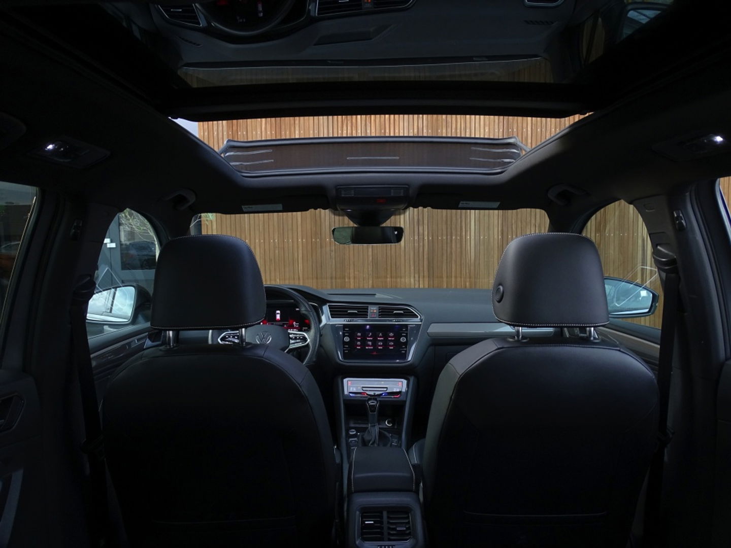 Volkswagen Tiguan Allspace 2.0 TSI 184PK 4-Motion / R-Line / 2022 / panorama / LED