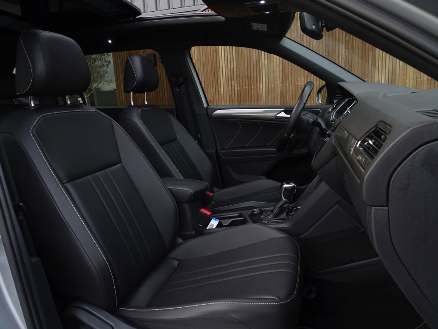 Volkswagen Tiguan Allspace 2.0 TSI 184PK 4-Motion / R-Line / 2022 / panorama / LED