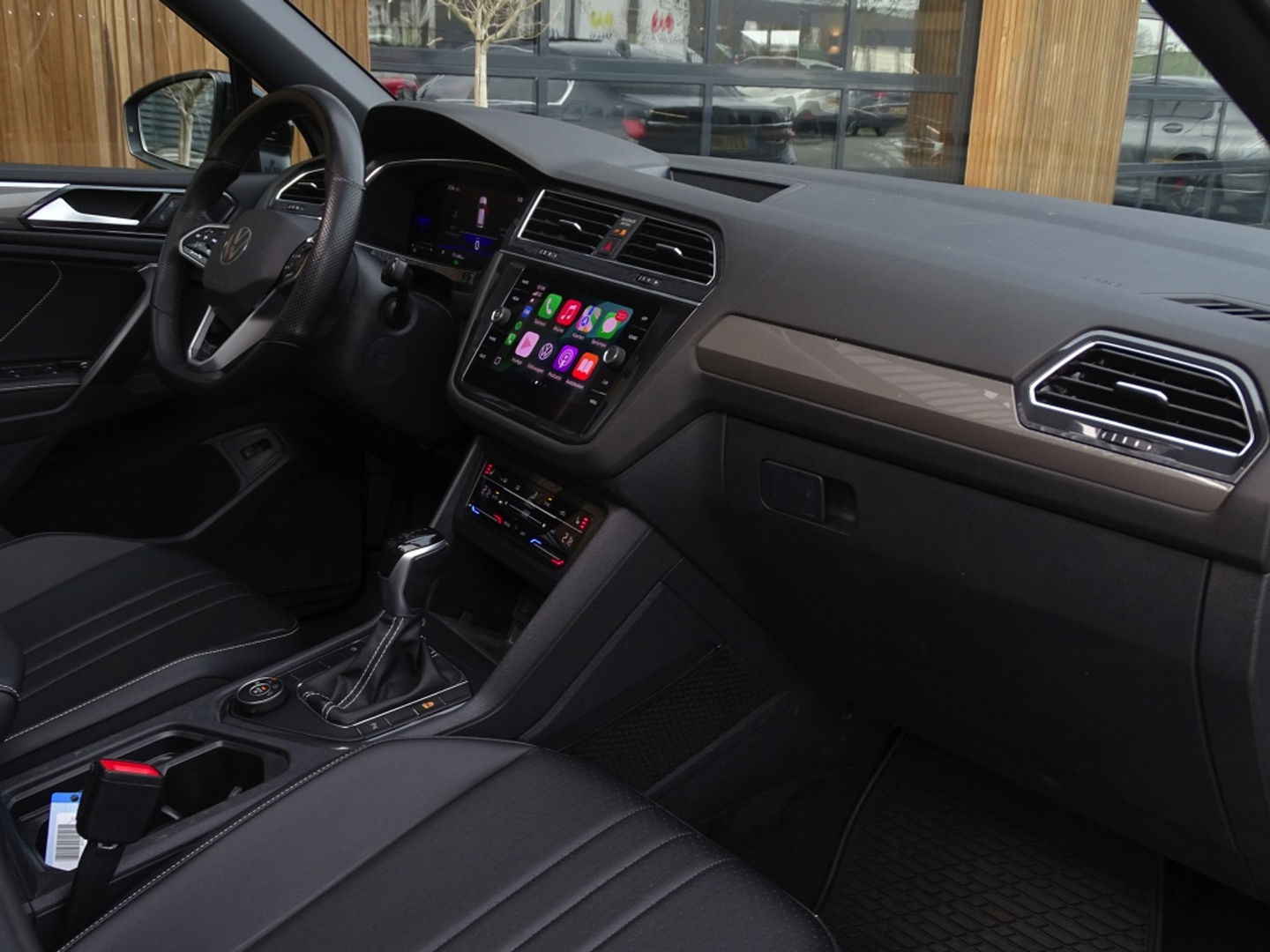 Volkswagen Tiguan Allspace 2.0 TSI 184PK 4-Motion / R-Line / 2022 / panorama / LED