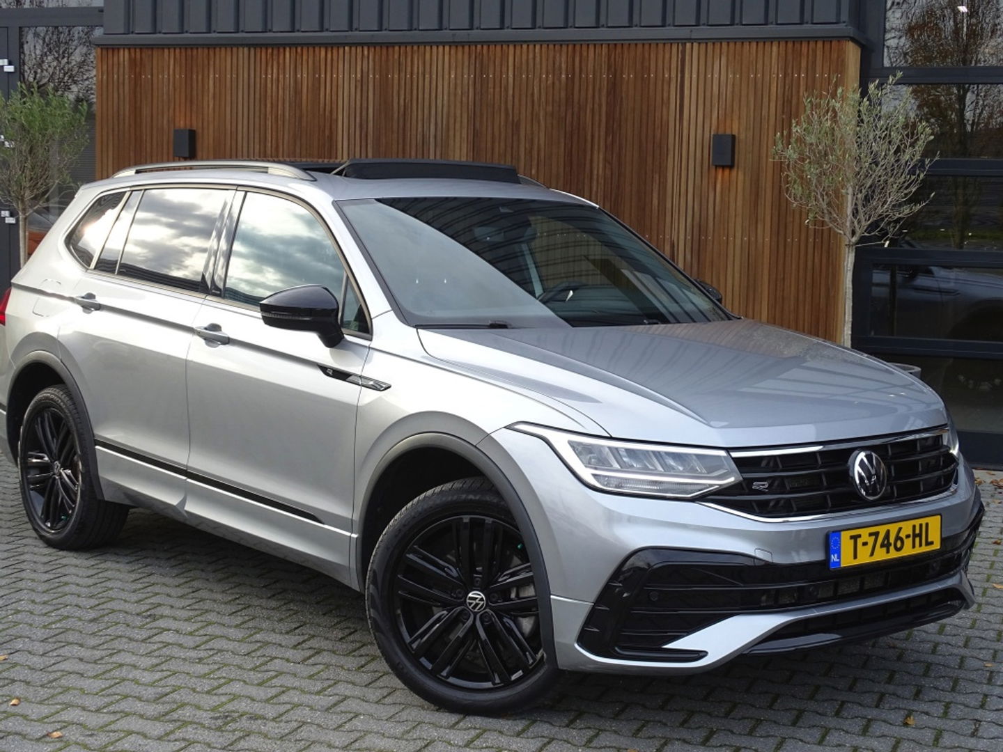 Volkswagen Tiguan Allspace 2.0 TSI 184PK 4-Motion / R-Line / 2022 / panorama / LED