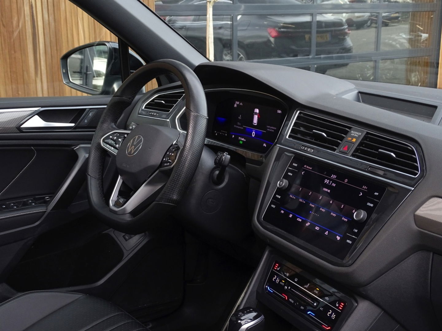 Volkswagen Tiguan Allspace 2.0 TSI 184PK 4-Motion / R-Line / 2022 / panorama / LED