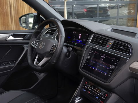 Volkswagen Tiguan Allspace 2.0 TSI 184PK 4-Motion / R-Line / 2022 / panorama / LED