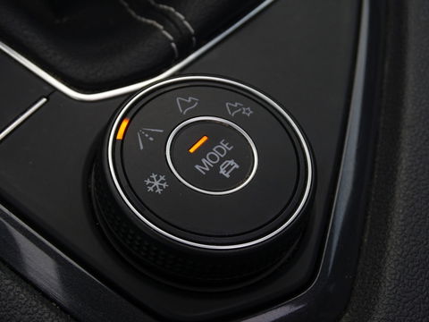 Volkswagen Tiguan Allspace 2.0 TSI 184PK 4-Motion / R-Line / 2022 / panorama / LED