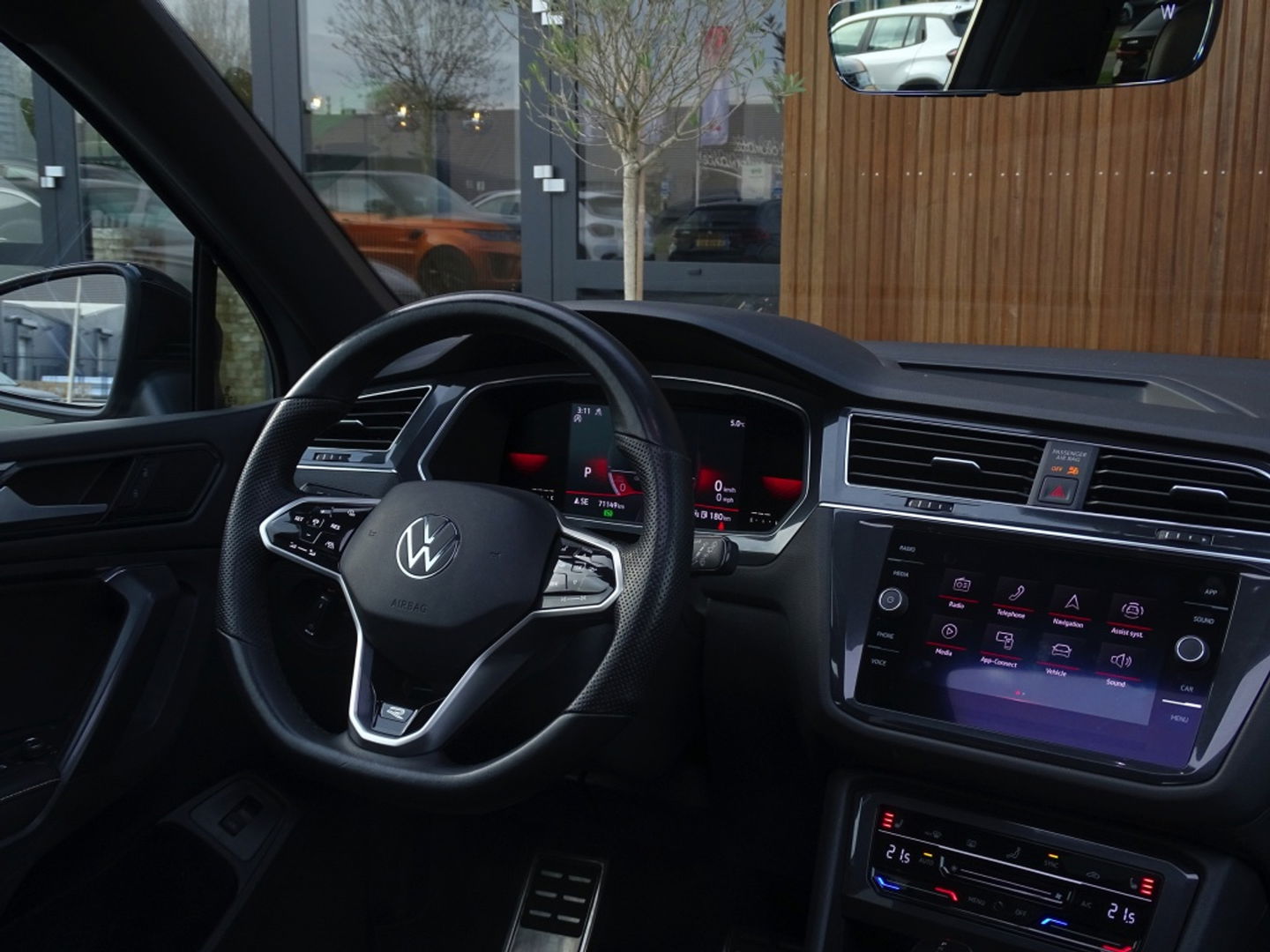 Volkswagen Tiguan Allspace 2.0 TSI 184PK 4-Motion / R-Line / 2022 / panorama / LED