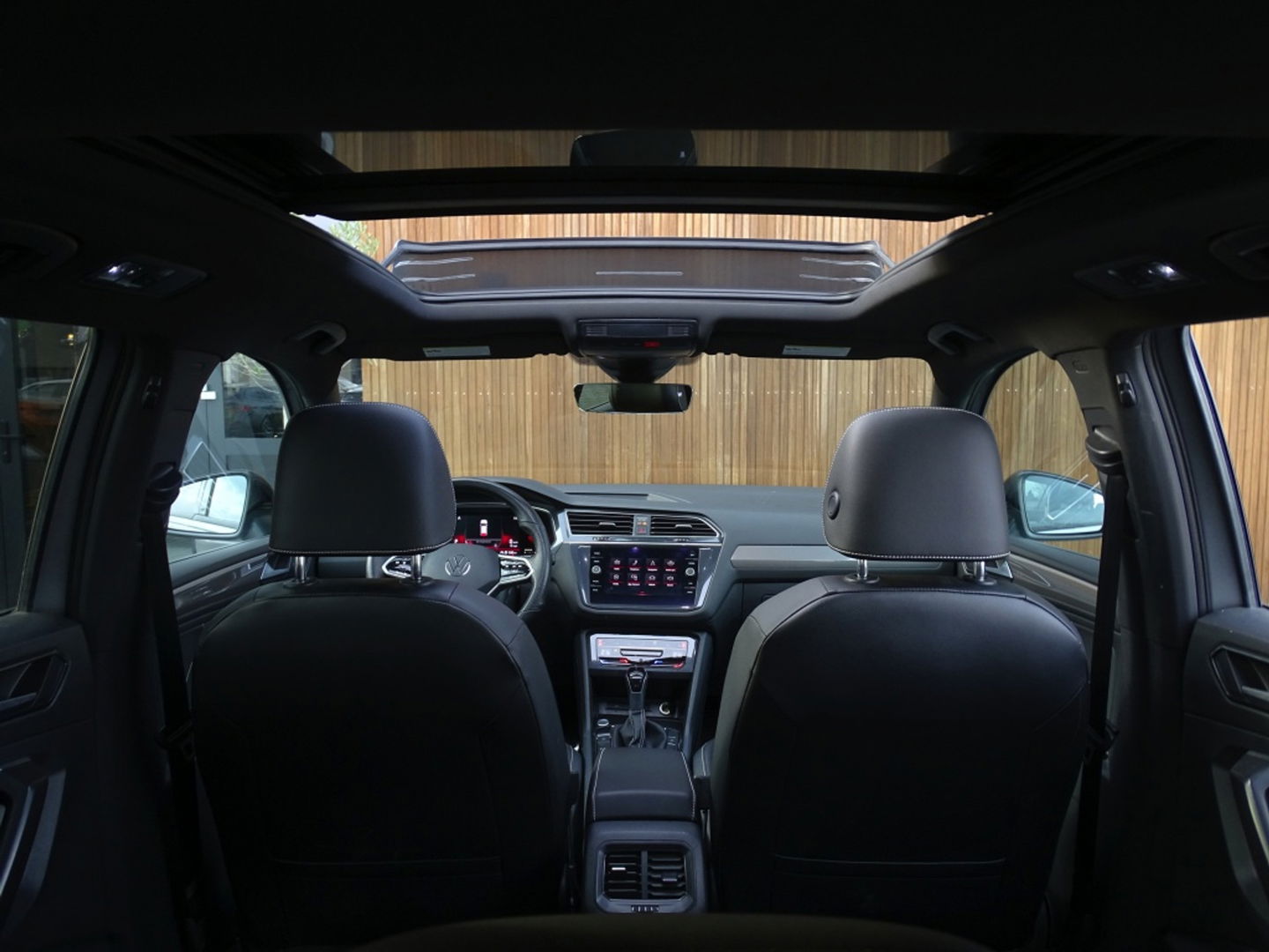 Volkswagen Tiguan Allspace 2.0 TSI 184PK 4-Motion / R-Line / 2022 / panorama / LED