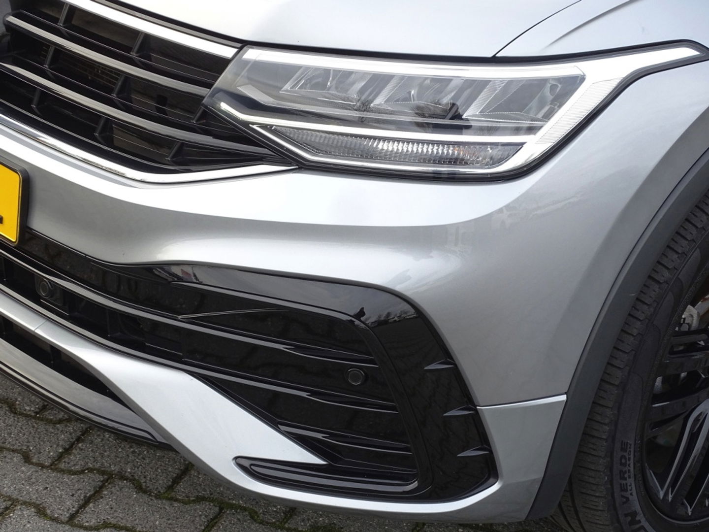 Volkswagen Tiguan Allspace 2.0 TSI 184PK 4-Motion / R-Line / 2022 / panorama / LED