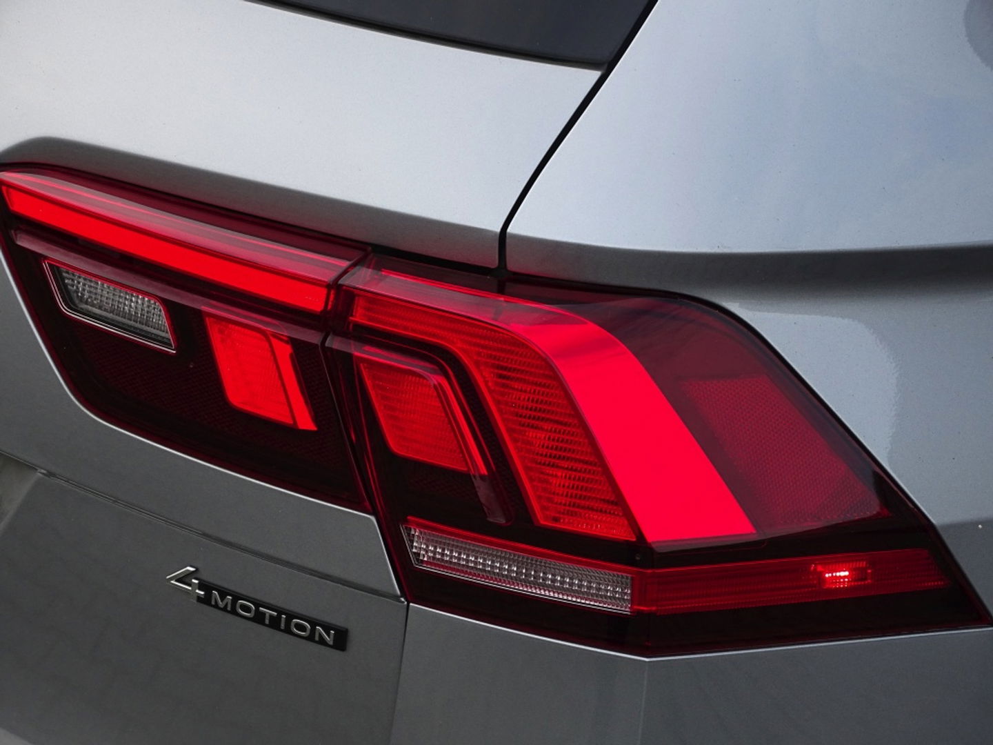 Volkswagen Tiguan Allspace 2.0 TSI 184PK 4-Motion / R-Line / 2022 / panorama / LED