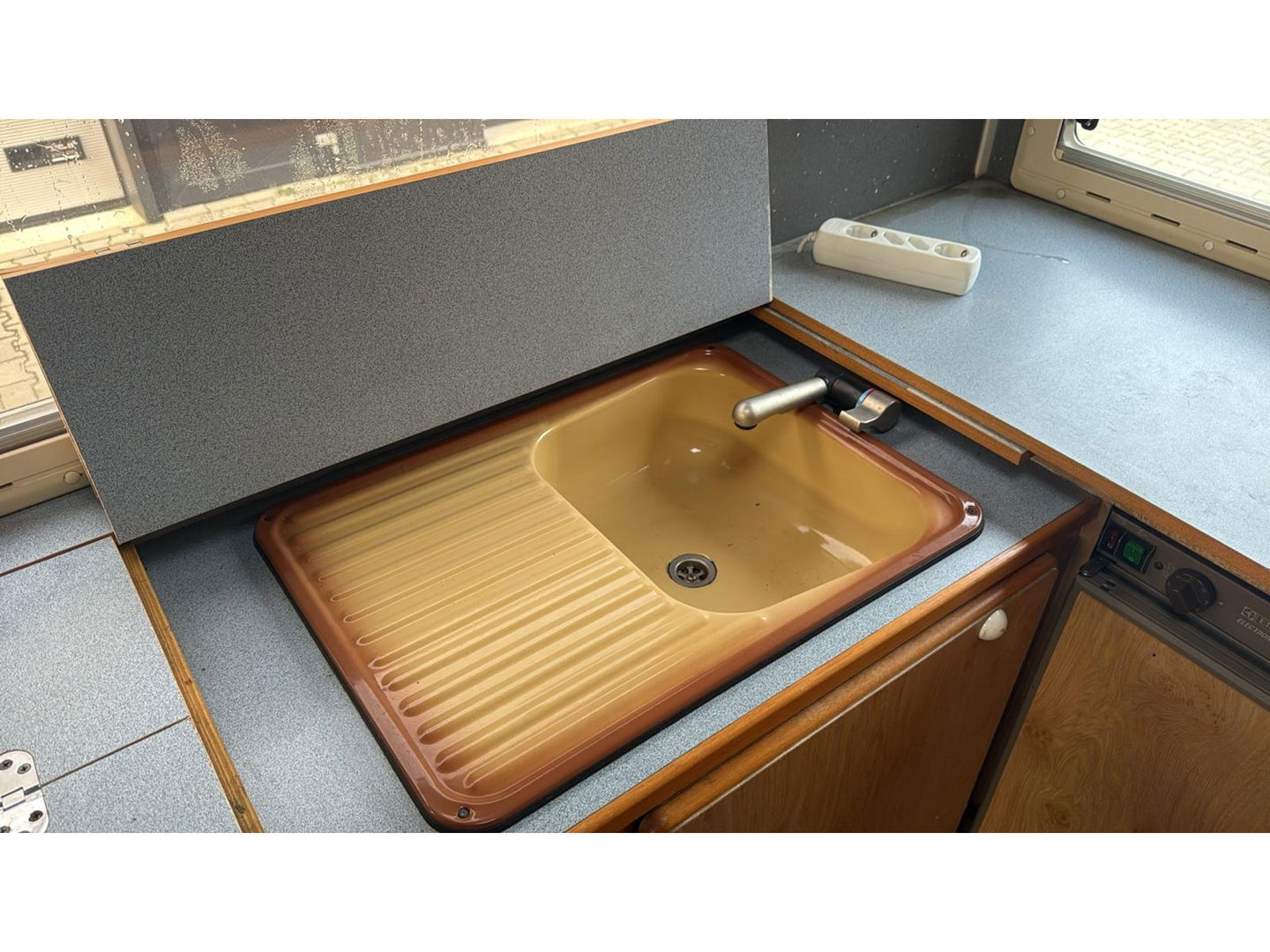 Volkswagen 70 x0d Transporter Camper Alkoof