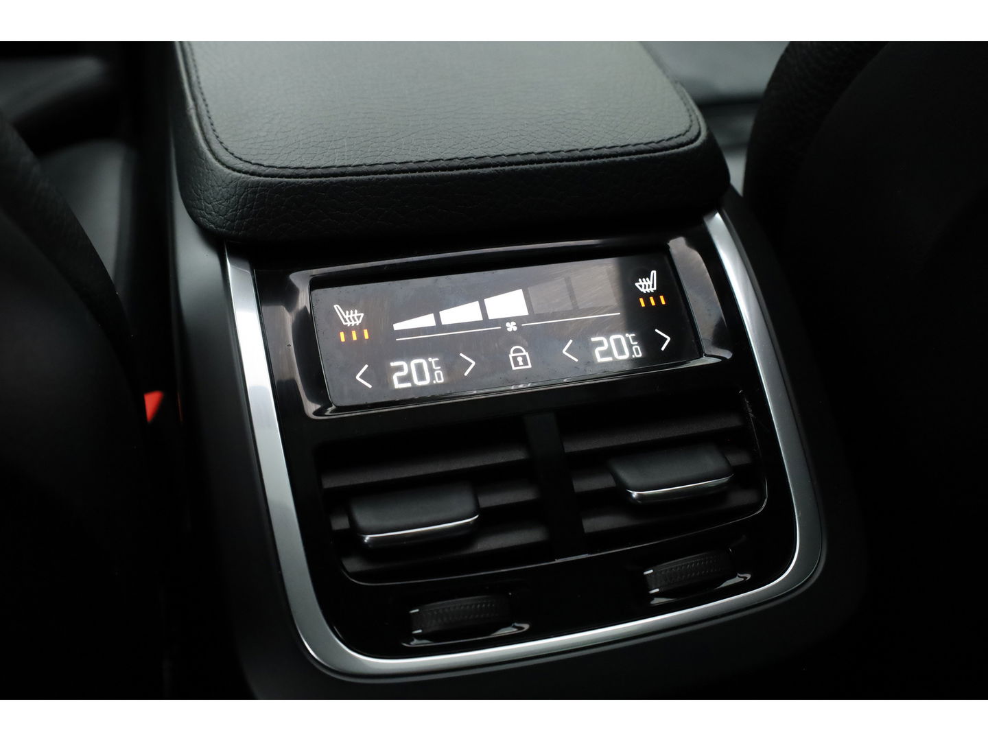 Volvo XC90 2.0 T8 Recharge AWD Inscription | Long Range |Pano | ACC | Trekhaak | Blis | Mem. Stoelen | 360 cam. |