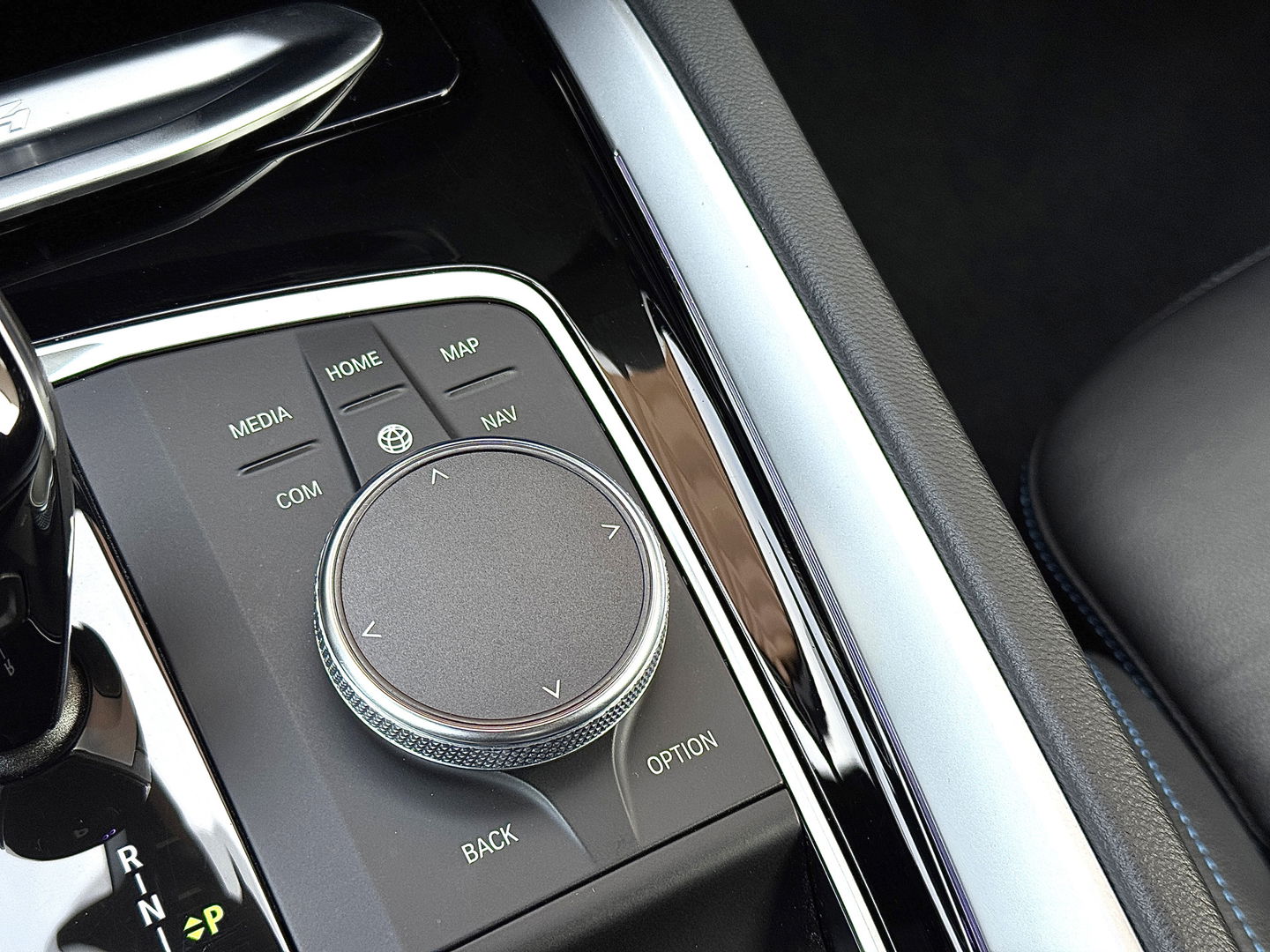 BMW Z4 Roadster sDrive20i Business Edition Plus | M Pakket | Harman / Kardon | Leder | Apple Carplay | Android Auto | Camera | Lane Assist | DAB | Adaptieve Cruise Control | Stuurwielverwarming |