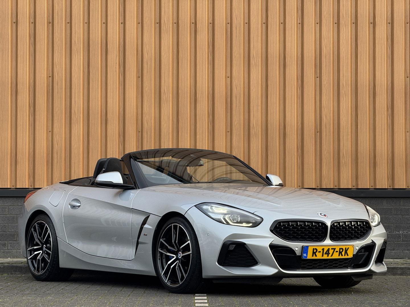 BMW Z4 Roadster sDrive20i Business Edition Plus | M Pakket | Harman / Kardon | Leder | Apple Carplay | Android Auto | Camera | Lane Assist | DAB | Adaptieve Cruise Control | Stuurwielverwarming |