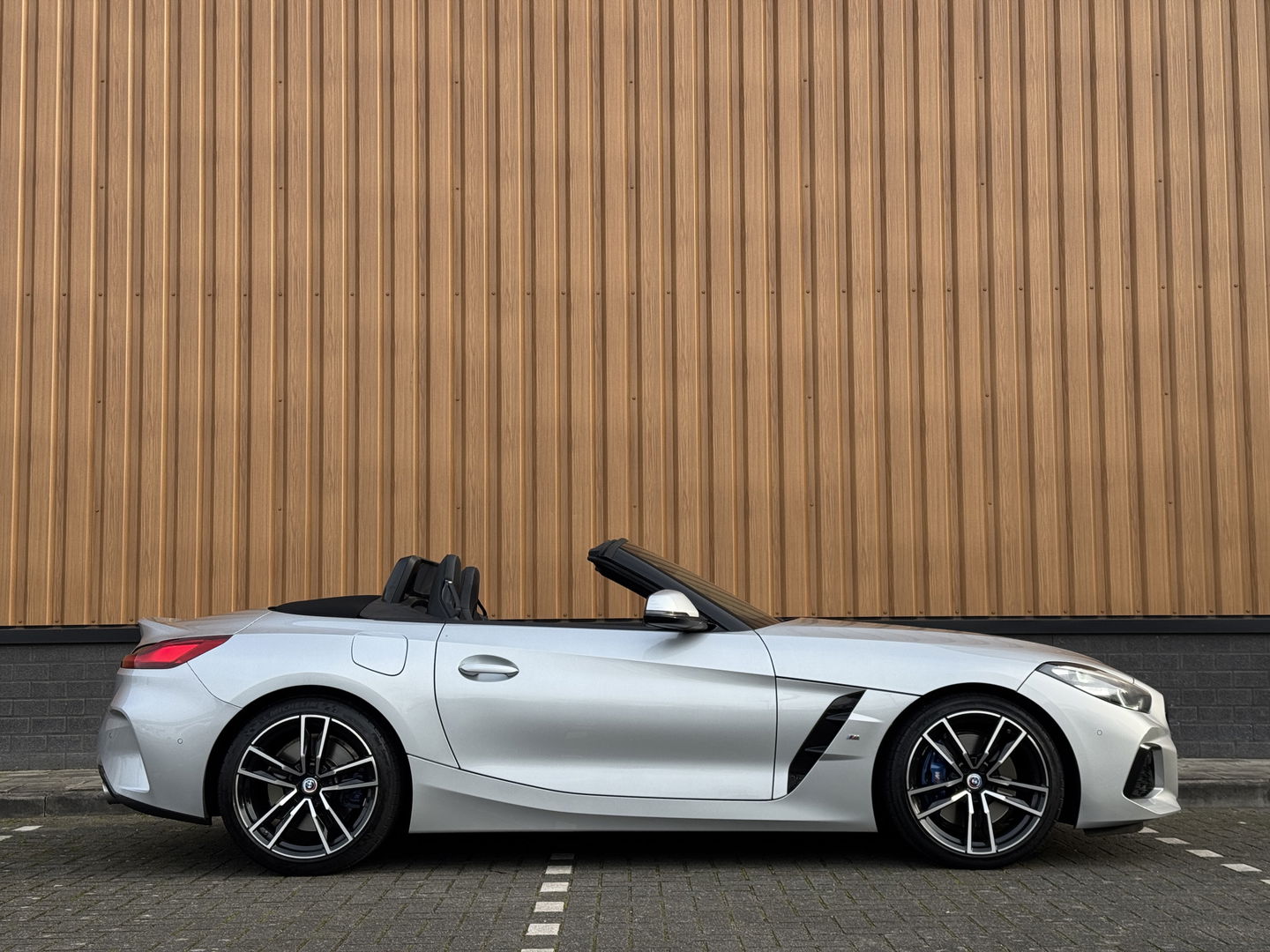 BMW Z4 Roadster sDrive20i Business Edition Plus | M Pakket | Harman / Kardon | Leder | Apple Carplay | Android Auto | Camera | Lane Assist | DAB | Adaptieve Cruise Control | Stuurwielverwarming |