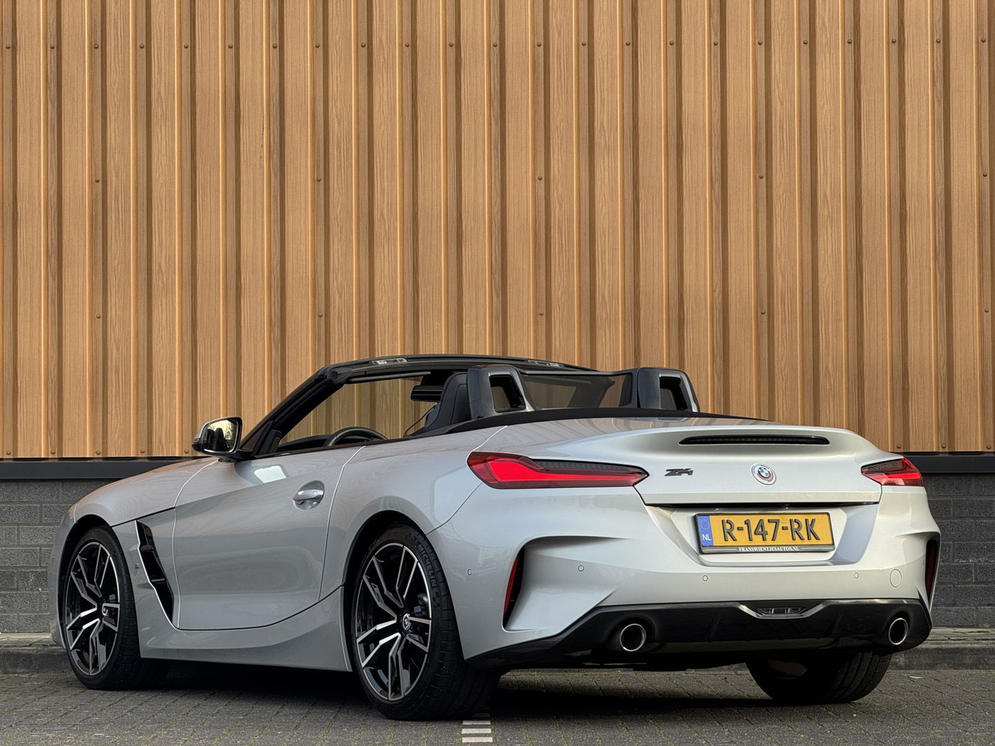 BMW Z4 Roadster sDrive20i Business Edition Plus | M Pakket | Harman / Kardon | Leder | Apple Carplay | Android Auto | Camera | Lane Assist | DAB | Adaptieve Cruise Control | Stuurwielverwarming |