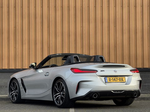 BMW Z4 Roadster sDrive20i Business Edition Plus | M Pakket | Harman / Kardon | Leder | Apple Carplay | Android Auto | Camera | Lane Assist | DAB | Adaptieve Cruise Control | Stuurwielverwarming |