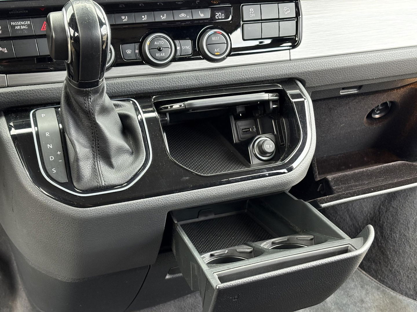 Volkswagen Transporter Multivan 2.0 TDI L2H1 DC 4Motion Multivan | STANDKACHEL | 2x SCHUIFD | STOELVERWARMING | SOFT CLOSE | Transporter