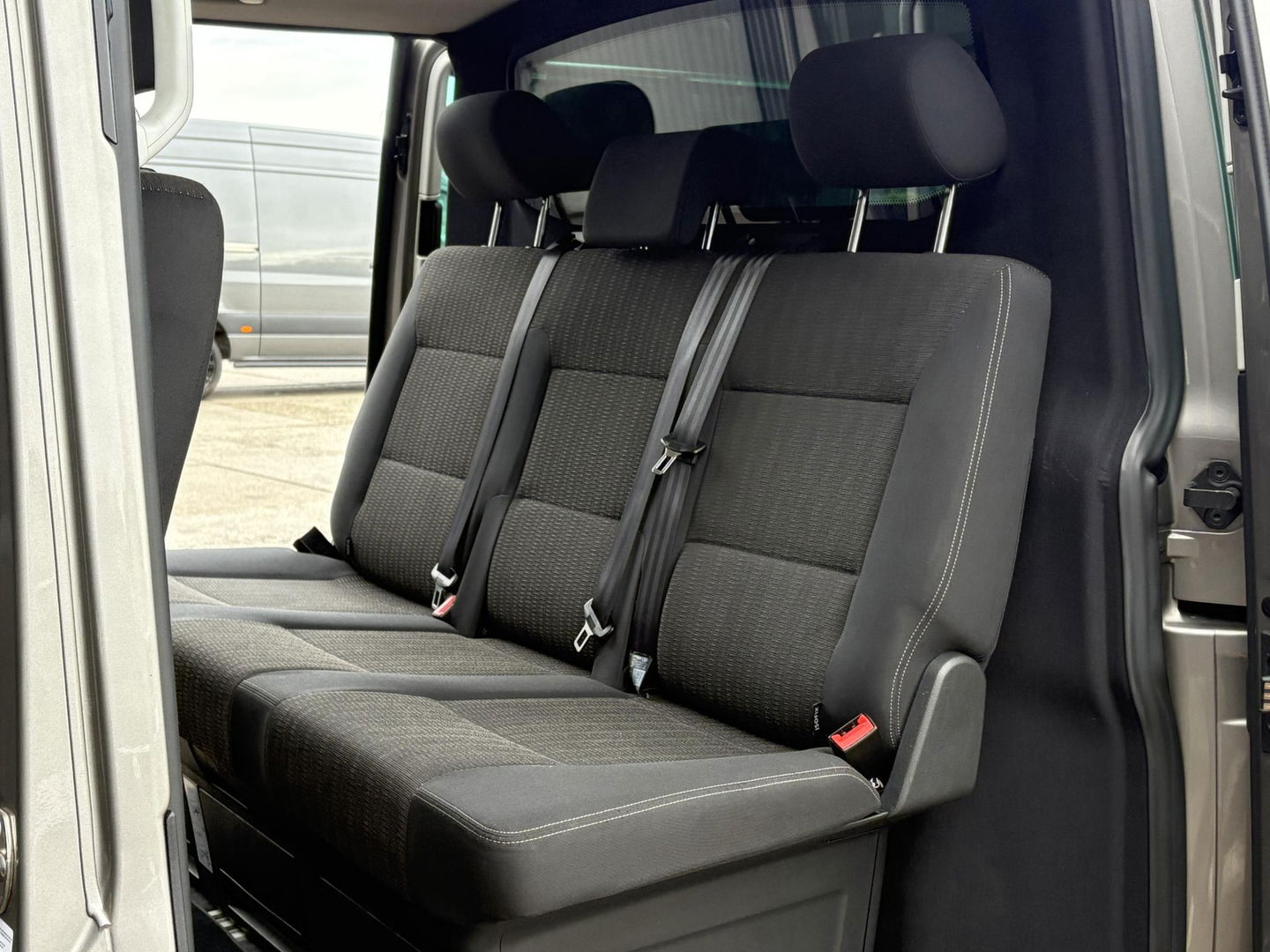 Volkswagen Transporter Multivan 2.0 TDI L2H1 DC 4Motion Multivan | STANDKACHEL | 2x SCHUIFD | STOELVERWARMING | SOFT CLOSE | Transporter