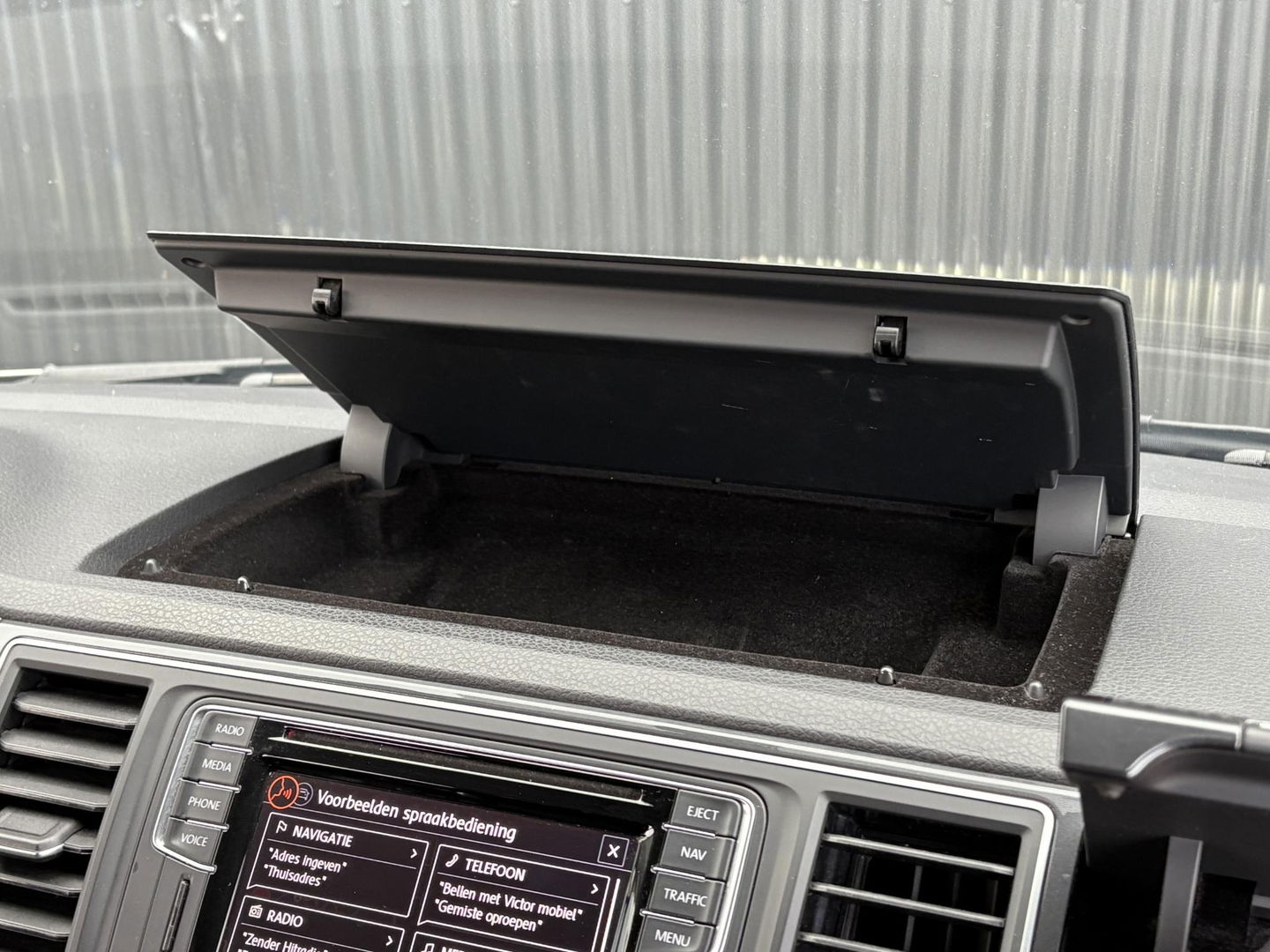 Volkswagen Transporter Multivan 2.0 TDI L2H1 DC 4Motion Multivan | STANDKACHEL | 2x SCHUIFD | STOELVERWARMING | SOFT CLOSE | Transporter