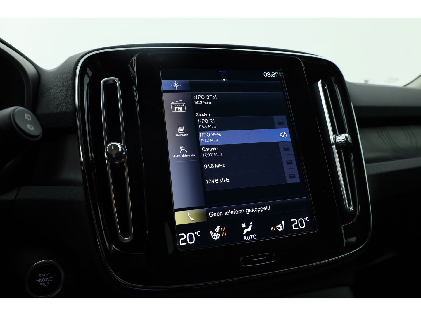 Volvo XC40 1.5 T5 Plug-in hybrid Plus Dark | Facelift | Leer | ACC | H&K Audio | elek. stoelen | Blis |