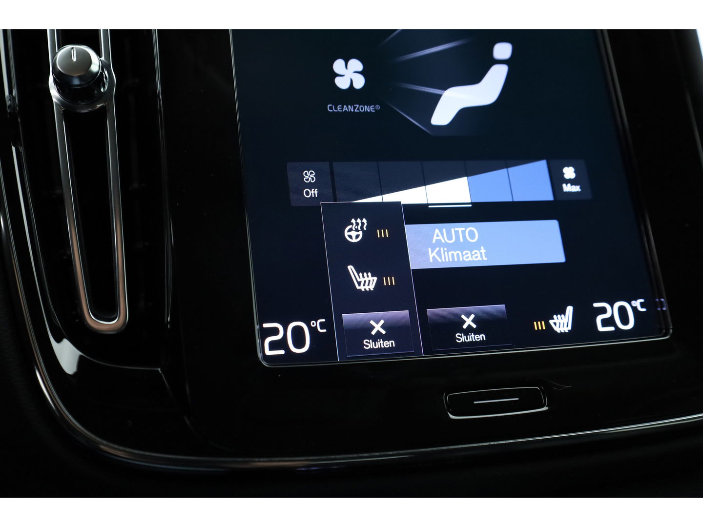 Volvo XC40 1.5 T5 Plug-in hybrid Plus Dark | Facelift | Leer | ACC | H&K Audio | elek. stoelen | Blis |