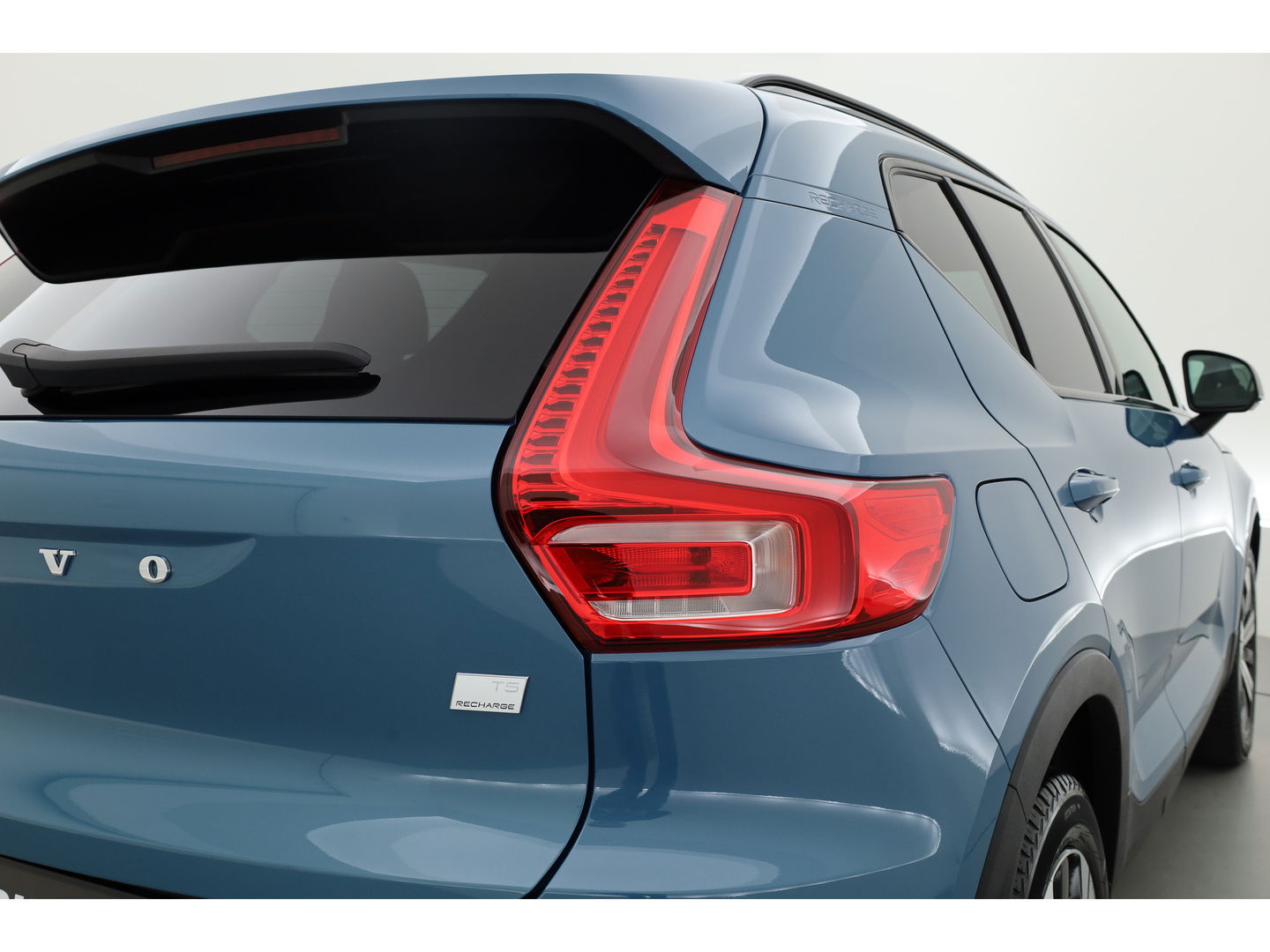 Volvo XC40 1.5 T5 Plug-in hybrid Plus Dark | Facelift | Leer | ACC | H&K Audio | elek. stoelen | Blis |