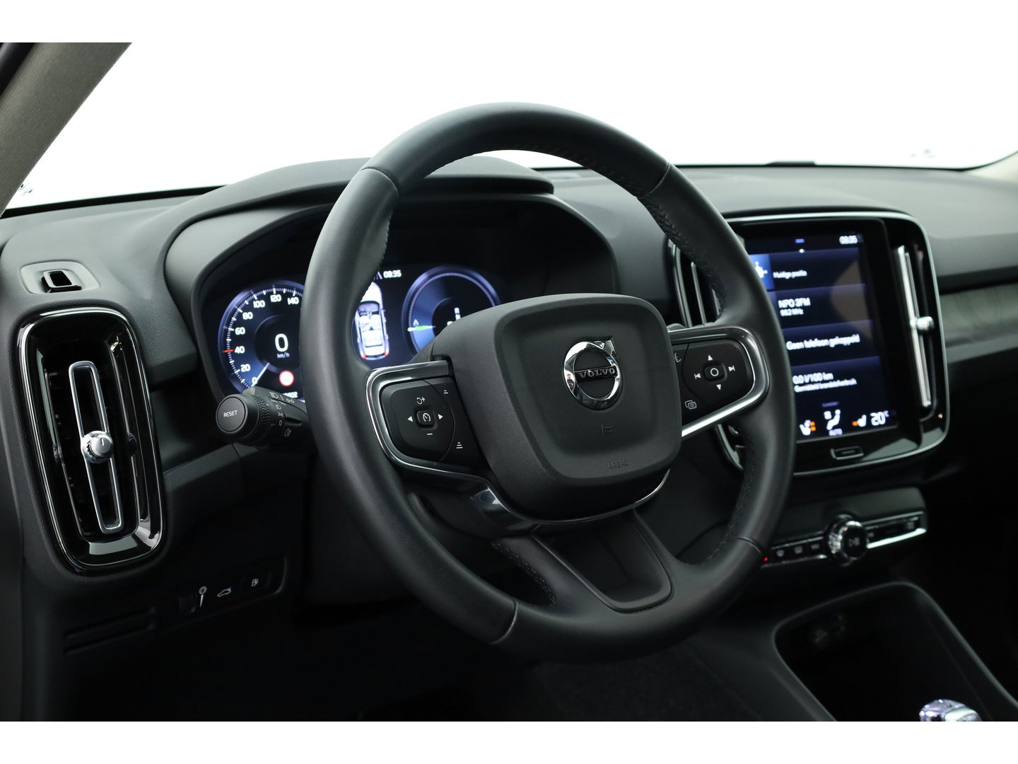 Volvo XC40 1.5 T5 Plug-in hybrid Plus Dark | Facelift | Leer | ACC | H&K Audio | elek. stoelen | Blis |