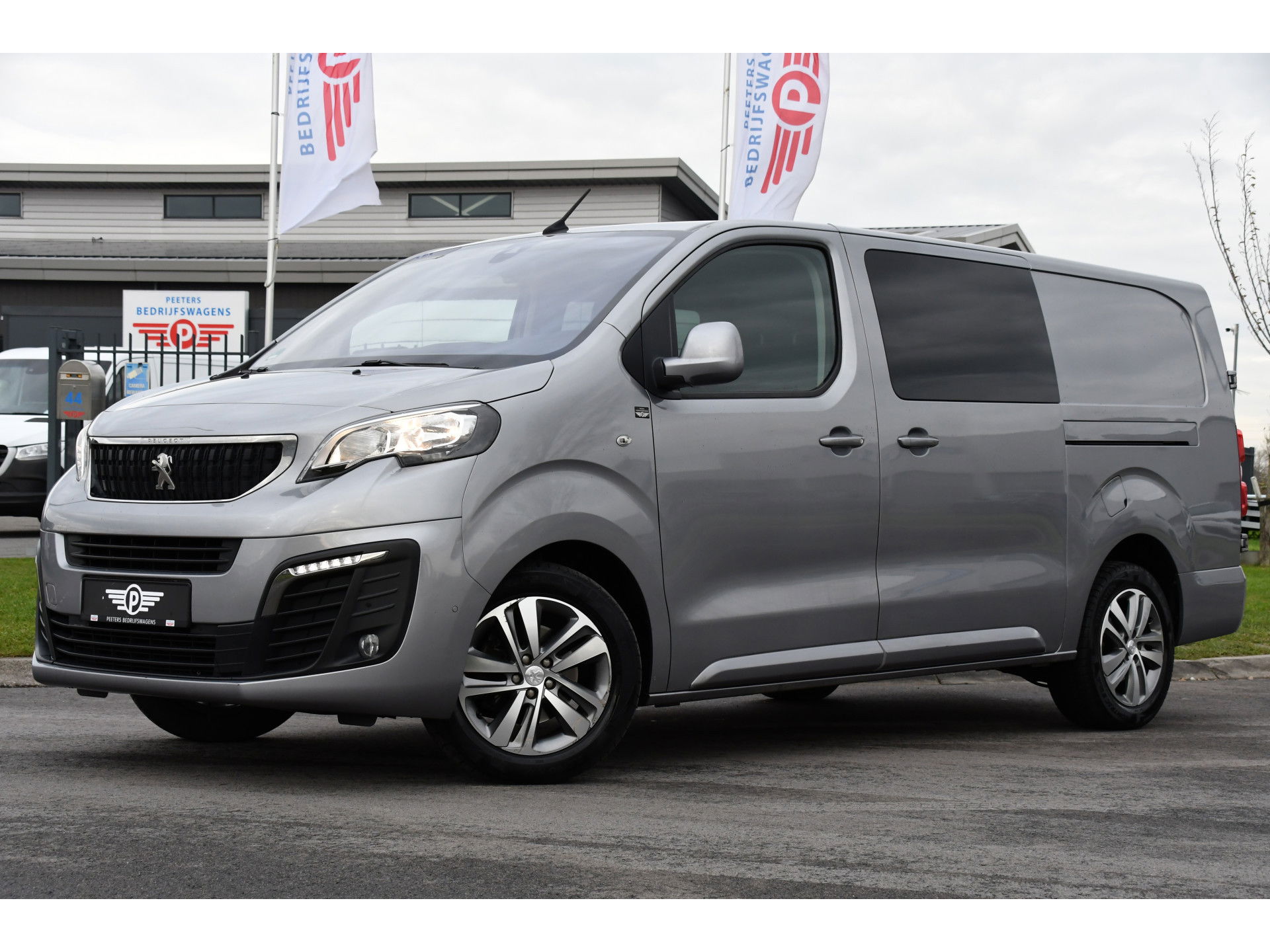 Peugeot Expert 2.0 BlueHDI 120 Long Asphalt DC 360 Camera, Cruise, Carplay, 2 x Schuifdeur, Multimedia, 122pk, Trekhaak, Sensoren, Uniek!