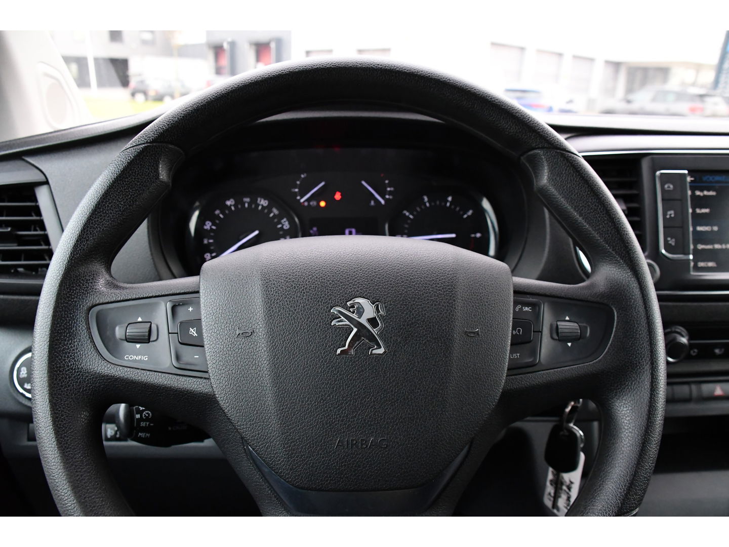 Peugeot Expert 2.0 BlueHDI 120 Long Asphalt DC 360 Camera, Cruise, Carplay, 2 x Schuifdeur, Multimedia, 122pk, Trekhaak, Sensoren, Uniek!