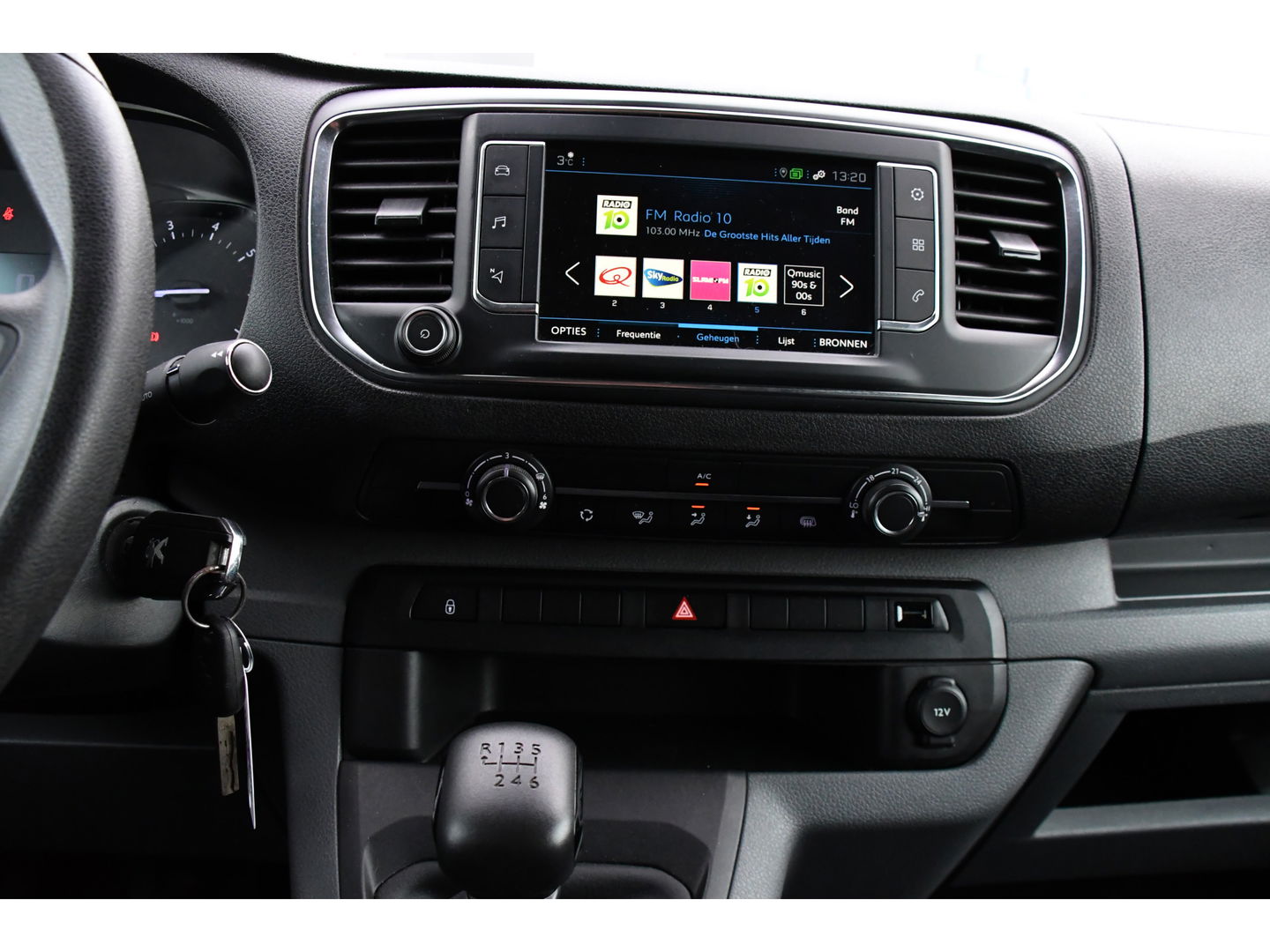 Peugeot Expert 2.0 BlueHDI 120 Long Asphalt DC 360 Camera, Cruise, Carplay, 2 x Schuifdeur, Multimedia, 122pk, Trekhaak, Sensoren, Uniek!