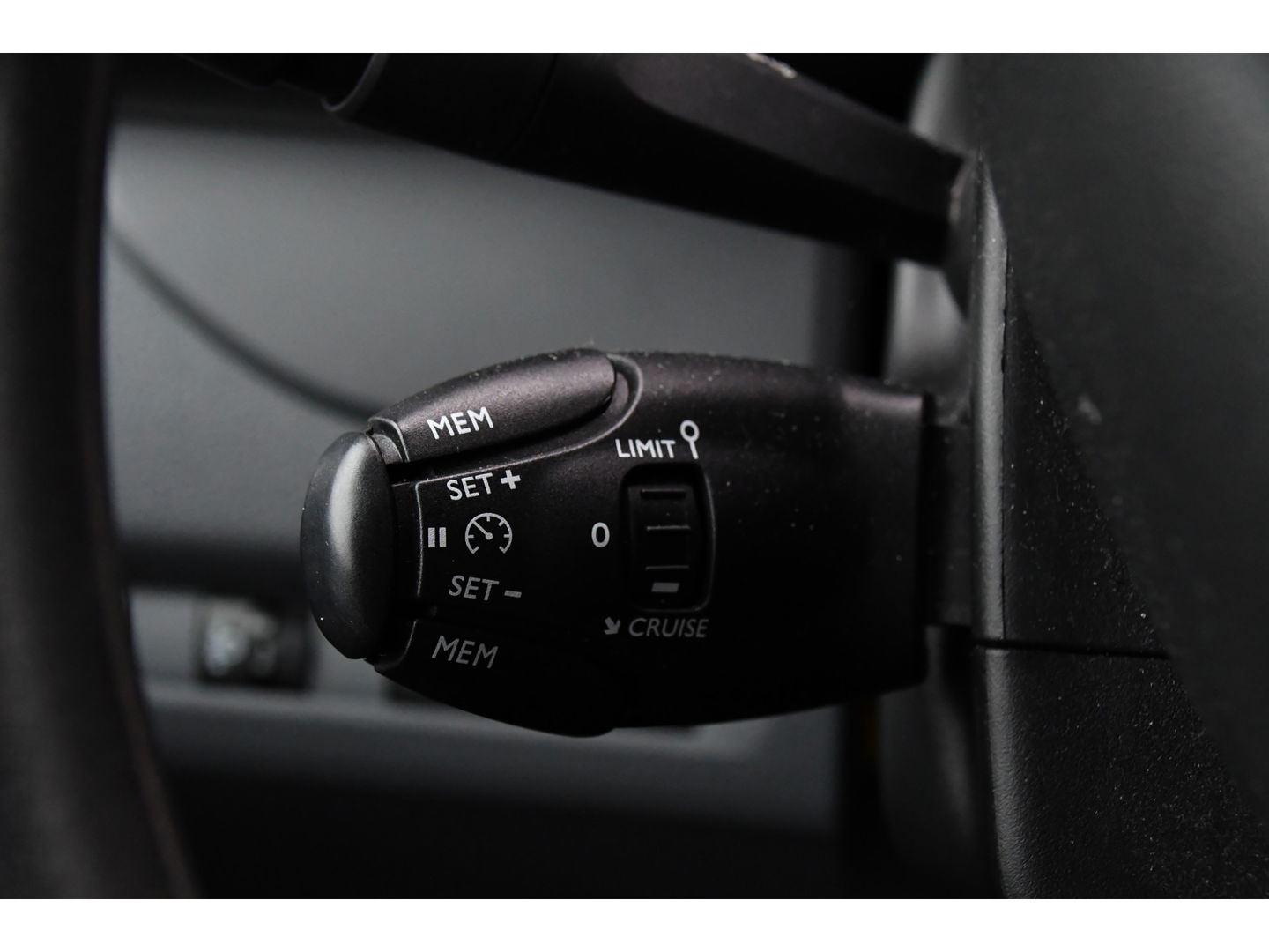 Peugeot Expert 2.0 BlueHDI 120 Long Asphalt DC 360 Camera, Cruise, Carplay, 2 x Schuifdeur, Multimedia, 122pk, Trekhaak, Sensoren, Uniek!