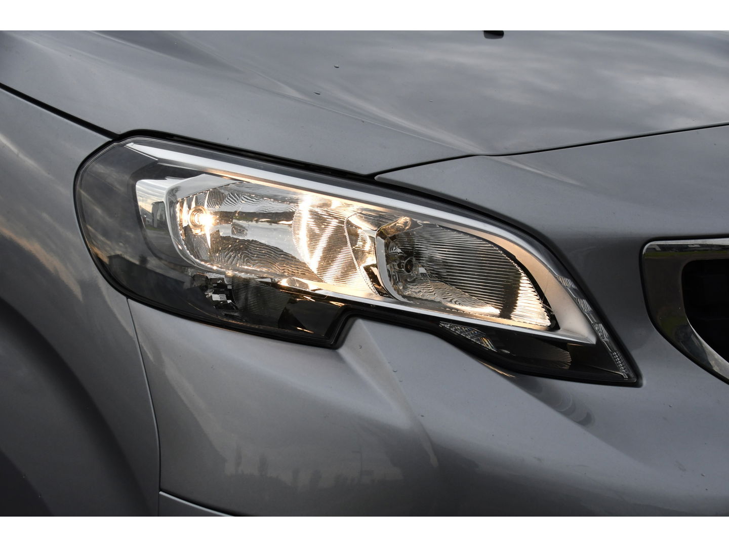 Peugeot Expert 2.0 BlueHDI 120 Long Asphalt DC 360 Camera, Cruise, Carplay, 2 x Schuifdeur, Multimedia, 122pk, Trekhaak, Sensoren, Uniek!