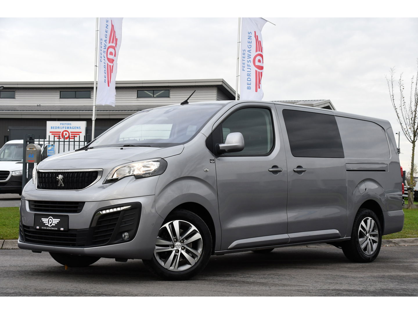 Peugeot Expert 2.0 BlueHDI 120 Long Asphalt DC 360 Camera, Cruise, Carplay, 2 x Schuifdeur, Multimedia, 122pk, Trekhaak, Sensoren, Uniek!