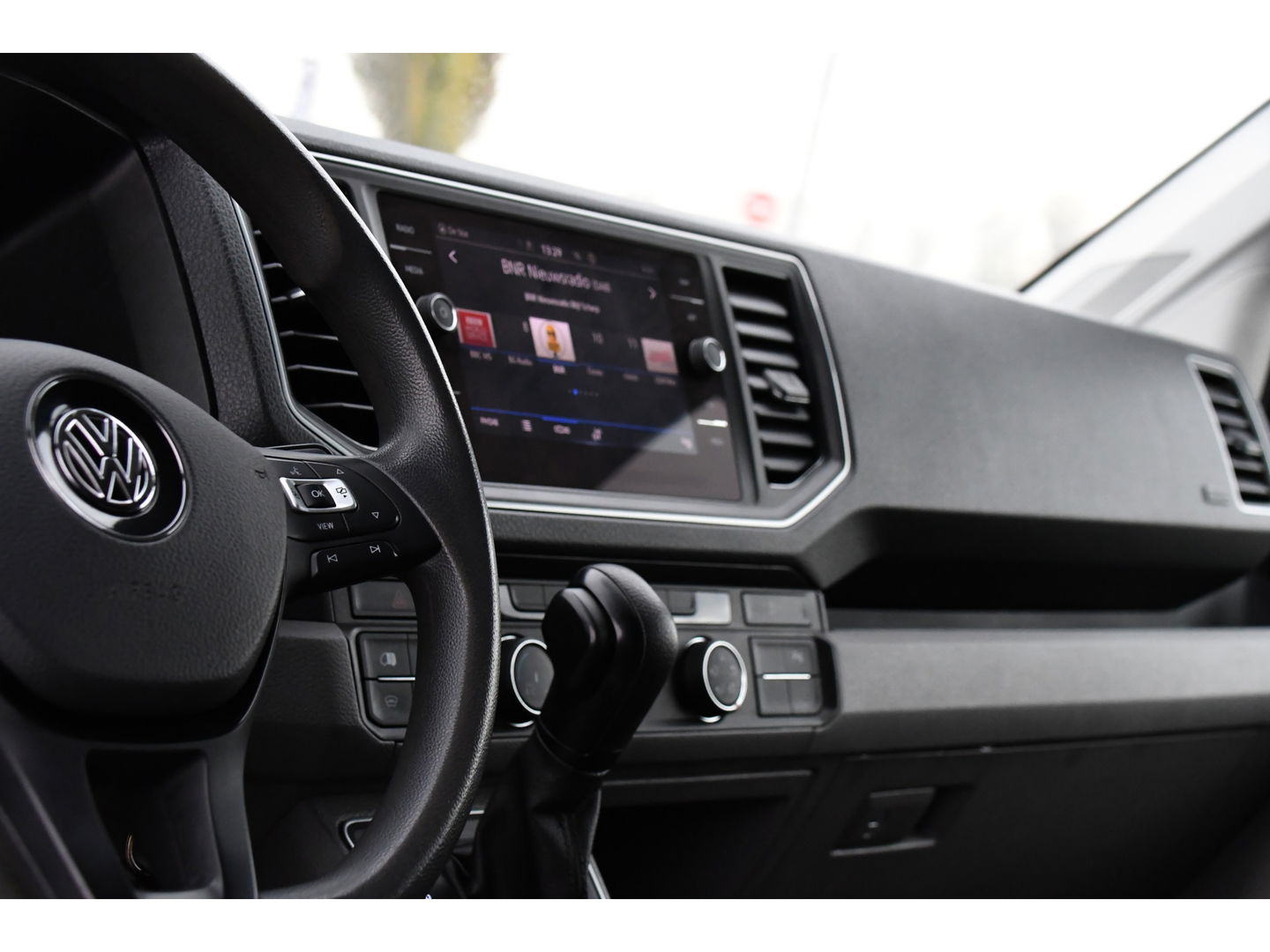 Volkswagen Crafter 35 2.0 TDI L3H2 PB Edition Adaptieve Cruise, Camera, Sensoren, 177pk, Automaat, LED, Multimedia, Trekhaak, Uniek!