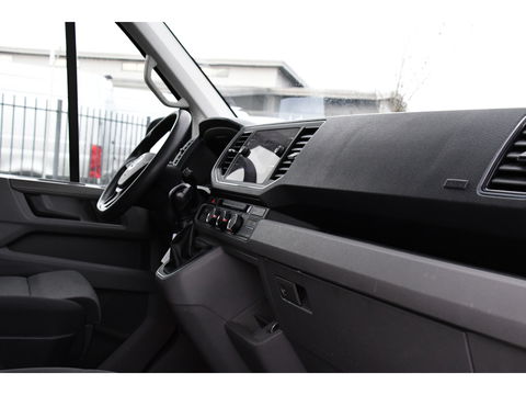 Volkswagen Crafter 35 2.0 TDI L3H2 PB Edition Adaptieve Cruise, Camera, Sensoren, 177pk, Automaat, LED, Multimedia, Trekhaak, Uniek!