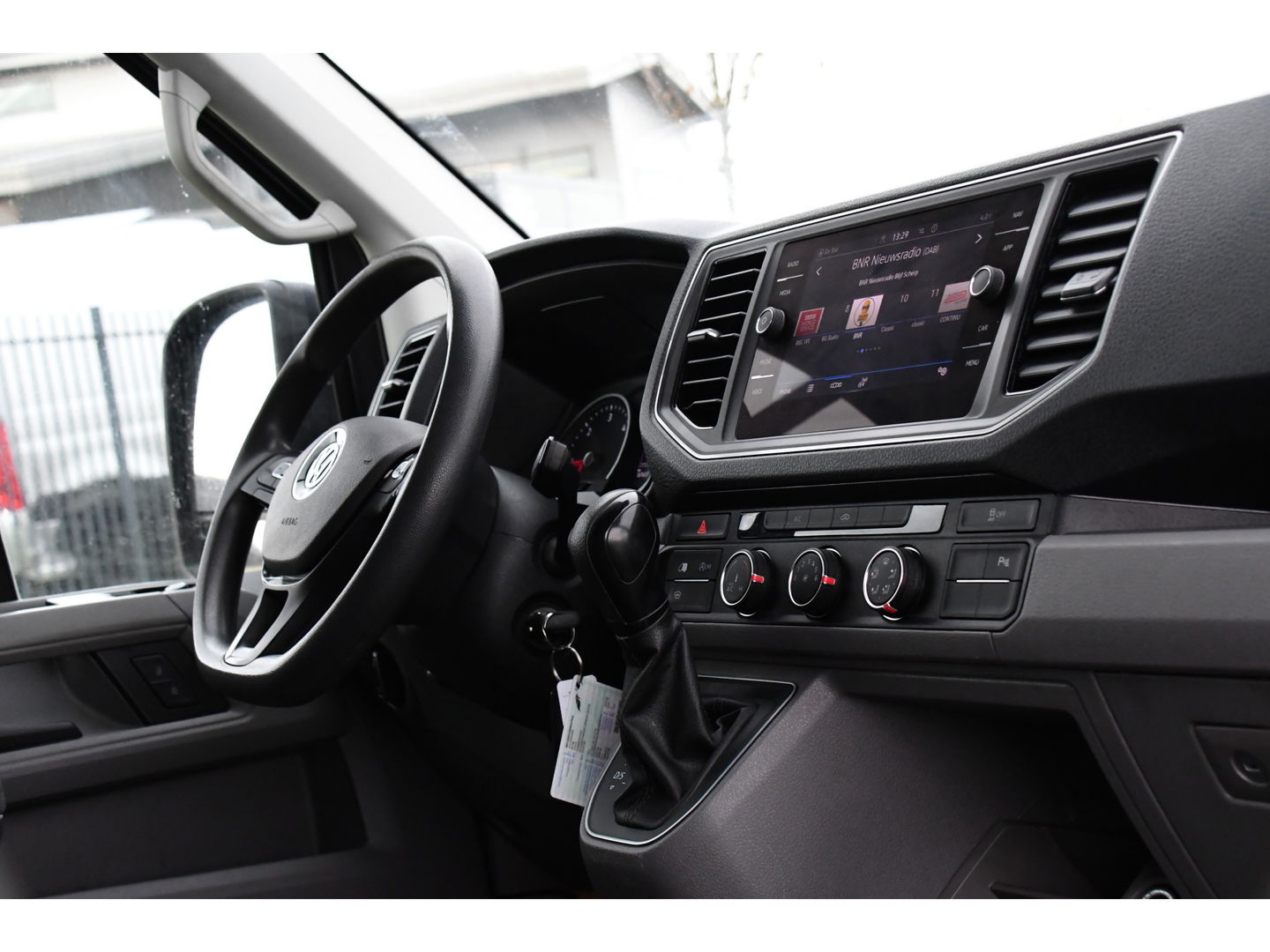 Volkswagen Crafter 35 2.0 TDI L3H2 PB Edition Adaptieve Cruise, Camera, Sensoren, 177pk, Automaat, LED, Multimedia, Trekhaak, Uniek!