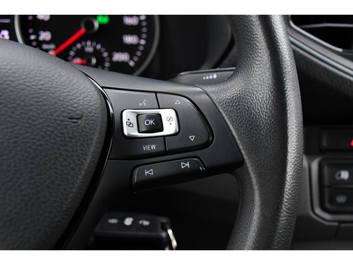 Volkswagen Crafter 35 2.0 TDI L3H2 PB Edition Adaptieve Cruise, Camera, Sensoren, 177pk, Automaat, LED, Multimedia, Trekhaak, Uniek!