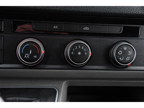 Volkswagen Crafter 35 2.0 TDI L3H2 PB Edition Adaptieve Cruise, Camera, Sensoren, 177pk, Automaat, LED, Multimedia, Trekhaak, Uniek!