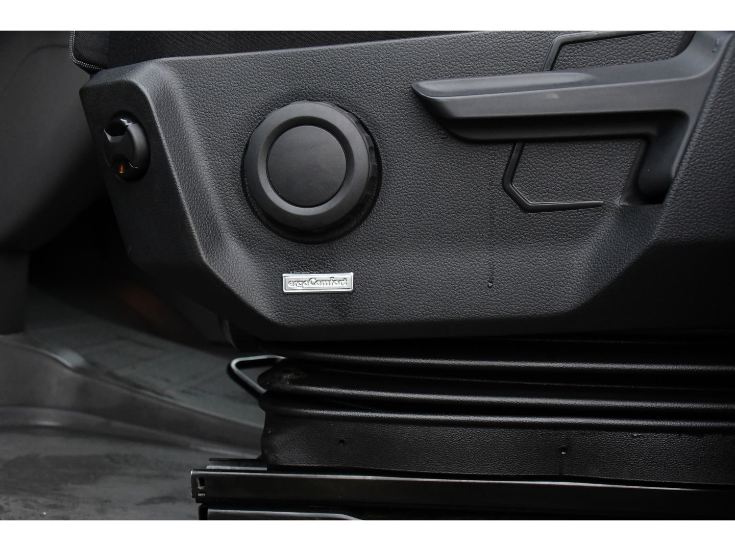 Volkswagen Crafter 35 2.0 TDI L3H2 PB Edition Adaptieve Cruise, Camera, Sensoren, 177pk, Automaat, LED, Multimedia, Trekhaak, Uniek!