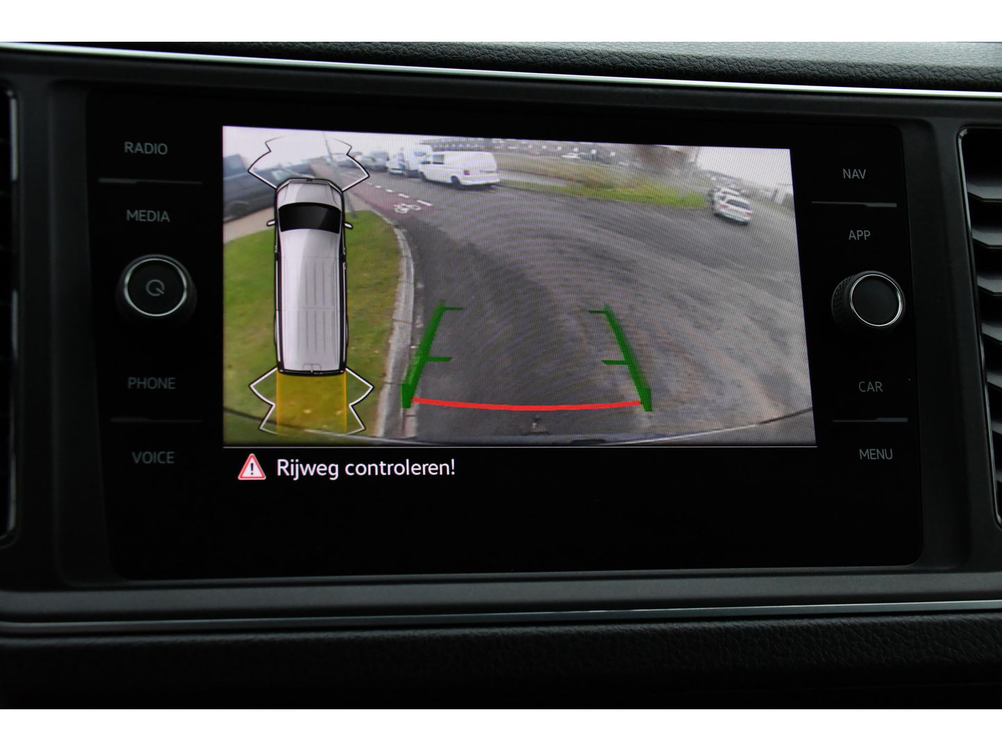 Volkswagen Crafter 35 2.0 TDI L3H2 PB Edition Adaptieve Cruise, Camera, Sensoren, 177pk, Automaat, LED, Multimedia, Trekhaak, Uniek!