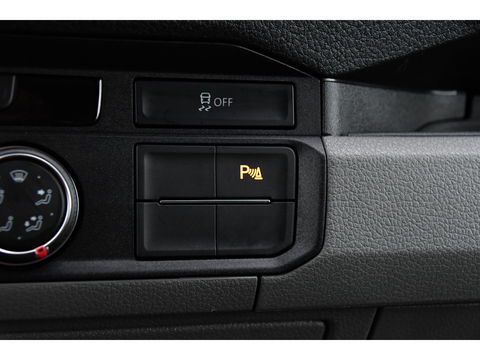 Volkswagen Crafter 35 2.0 TDI L3H2 PB Edition Adaptieve Cruise, Camera, Sensoren, 177pk, Automaat, LED, Multimedia, Trekhaak, Uniek!