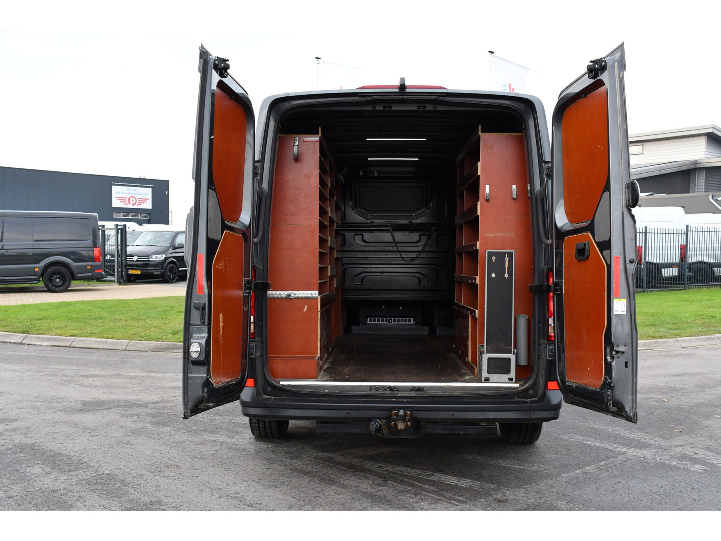 Volkswagen Crafter 35 2.0 TDI L3H2 PB Edition Adaptieve Cruise, Camera, Sensoren, 177pk, Automaat, LED, Multimedia, Trekhaak, Uniek!