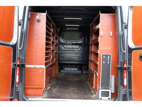 Volkswagen Crafter 35 2.0 TDI L3H2 PB Edition Adaptieve Cruise, Camera, Sensoren, 177pk, Automaat, LED, Multimedia, Trekhaak, Uniek!