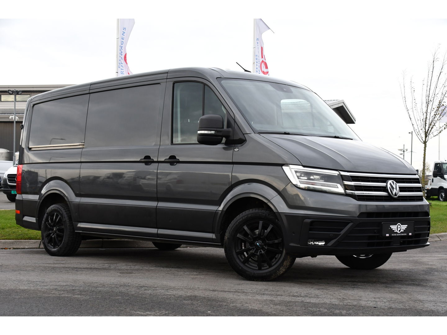 Volkswagen Crafter 35 2.0 TDI L3H2 PB Edition Adaptieve Cruise, Camera, Sensoren, 177pk, Automaat, LED, Multimedia, Trekhaak, Uniek!