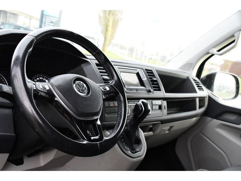 Volkswagen Transporter 2.0 TDI L1H1 Black Edition Cruise, Stoelverwarming, 150pk, Automaat, Sensoren, Trekhaak, Standkachel, Uniek!