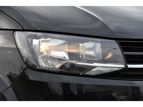 Volkswagen Transporter 2.0 TDI L1H1 Black Edition Cruise, Stoelverwarming, 150pk, Automaat, Sensoren, Trekhaak, Standkachel, Uniek!