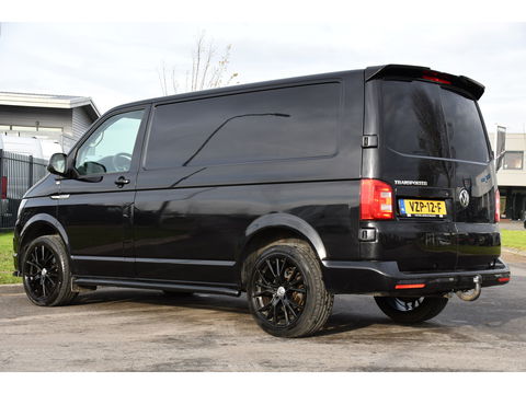 Volkswagen Transporter 2.0 TDI L1H1 Black Edition Cruise, Stoelverwarming, 150pk, Automaat, Sensoren, Trekhaak, Standkachel, Uniek!